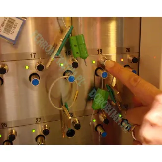 Elektroniczny depozytor kluczy TRAKA TOUCH, seria S - 3