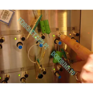Elektroniczny depozytor kluczy TRAKA TOUCH, seria S - 3